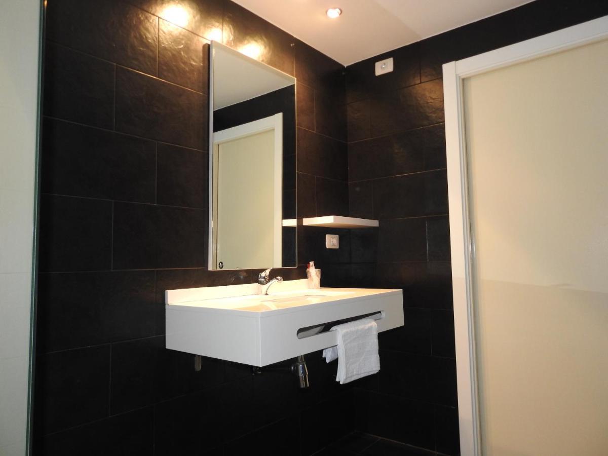 Hostal Meson De Paco Кариньена Экстерьер фото