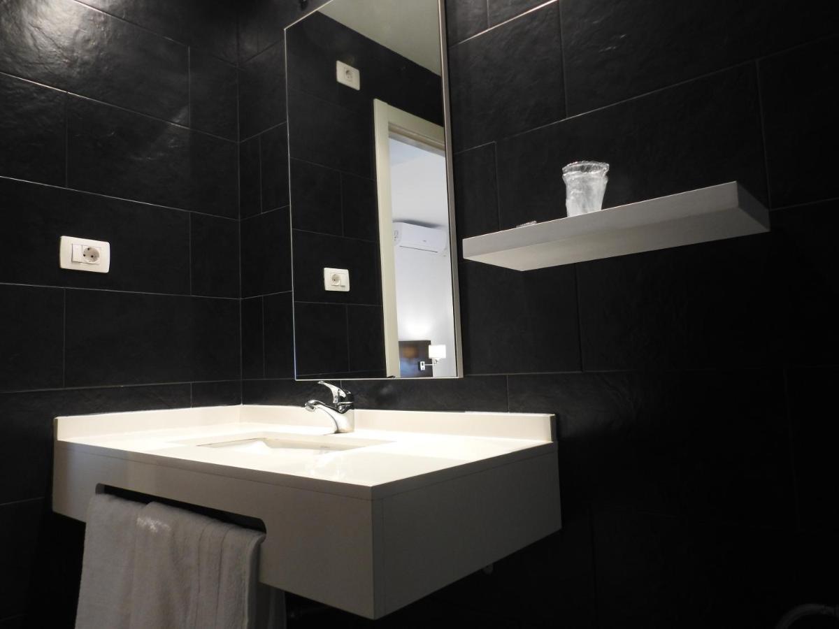 Hostal Meson De Paco Кариньена Экстерьер фото