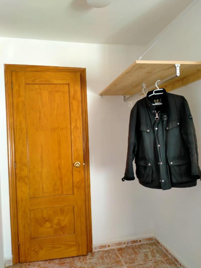 Hostal Meson De Paco Кариньена Экстерьер фото